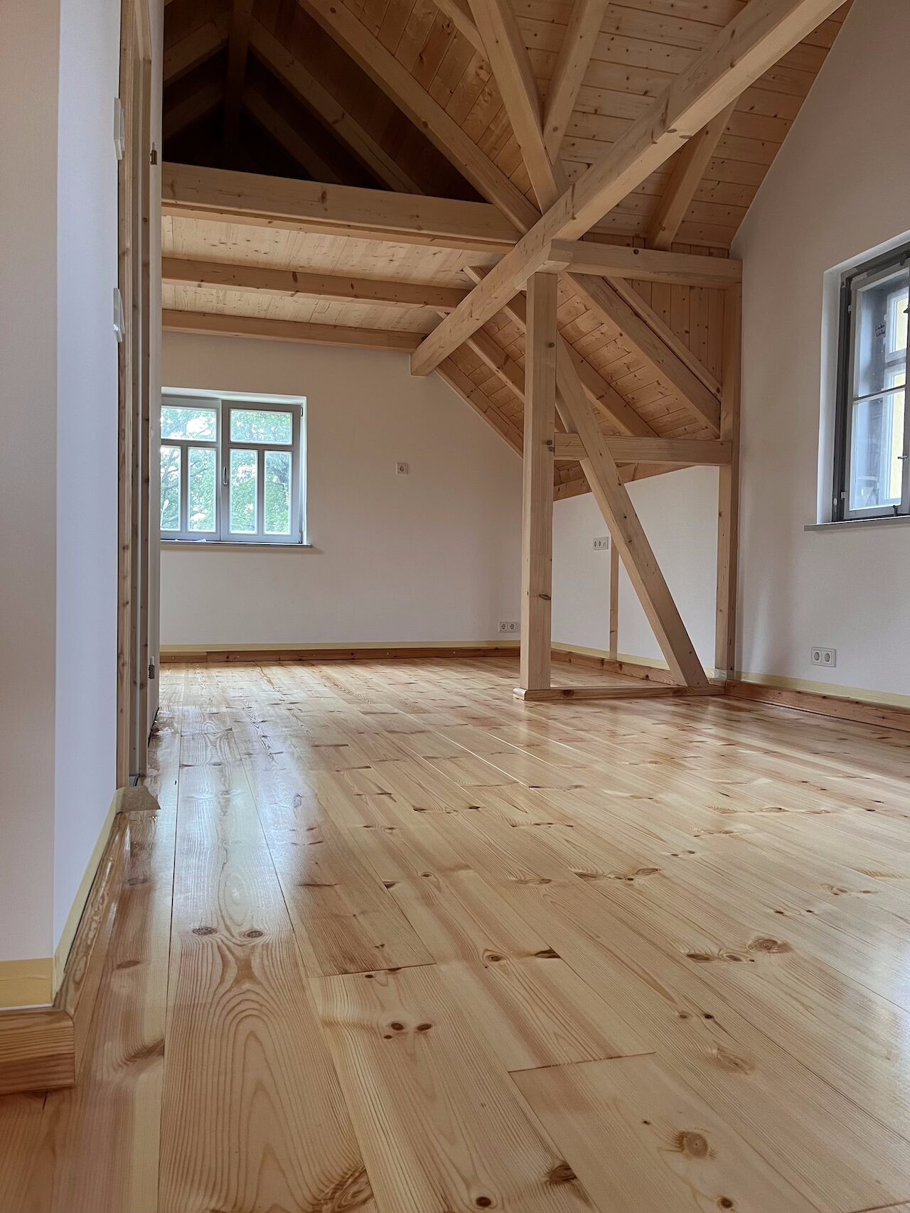 Landhausdiele Kiefer verlegt geschliffen und geölt